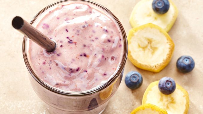 Blueberry-Banana Yogurt Shake