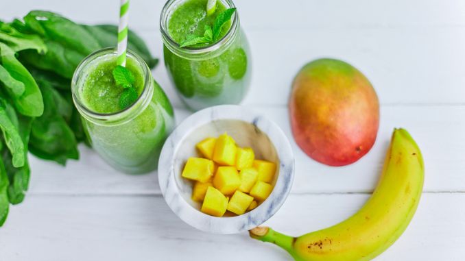 Spinach & Tropical Green Smoothie