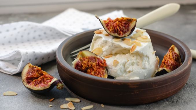 Baked Figs With Ricotta- Mediterranean Diet Desserts