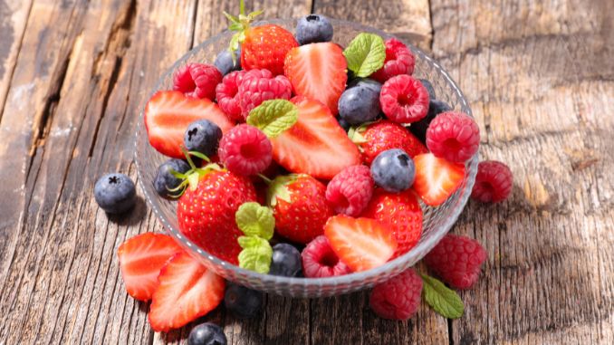 Berry Fruit Salad With Mint And Lemon Dressing