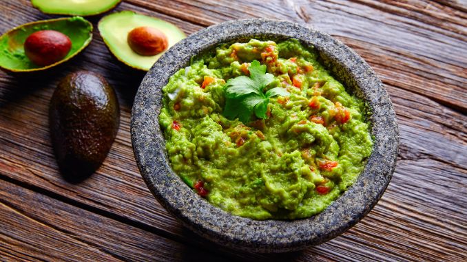 avocado-guacamole-on-molcajete