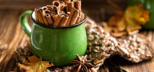 cinnamon in green cup